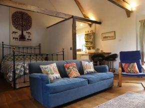 Rural 17th century barn studio apartment